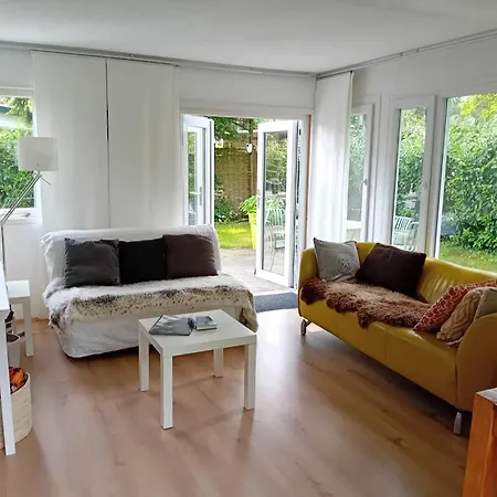 Knusse Met Binnen En Buitenzwembad Op Het Park Сasa de vacaciones Ermelo