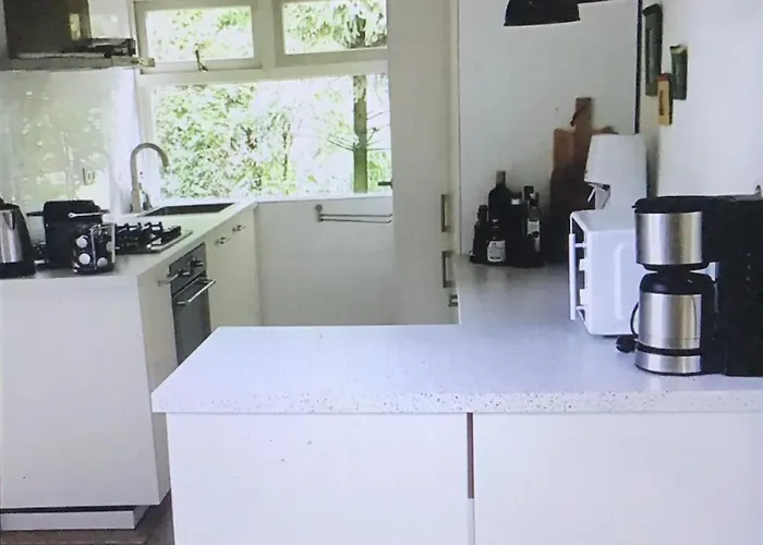 Knusse Met Binnen En Buitenzwembad Op Het Park Ermelo