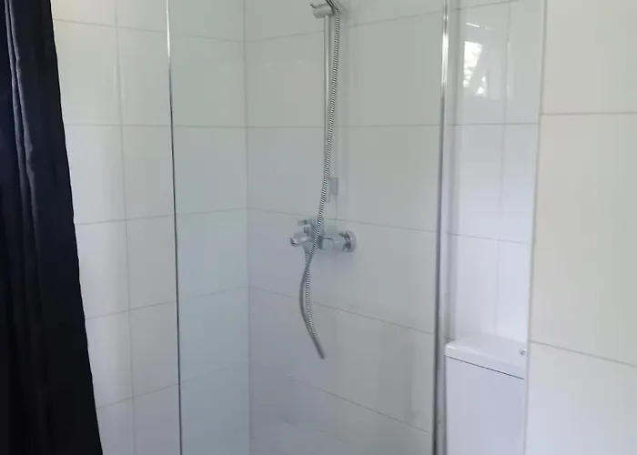 Knusse Met Binnen En Buitenzwembad Op Het Park Ermelo